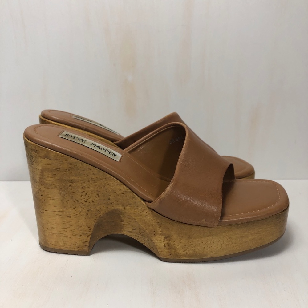 Tan Steve Madden Clogs Size 7